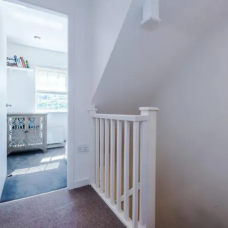 Prázdninový dům Chic & Cozy , Long Welcome , Large Driveway , Fast Wi-fi Leeds (West Yorkshire)