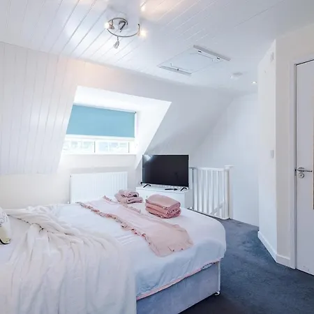Chic & Cozy , Long Welcome , Large Driveway , Fast Wi-fi Leeds (West Yorkshire)
