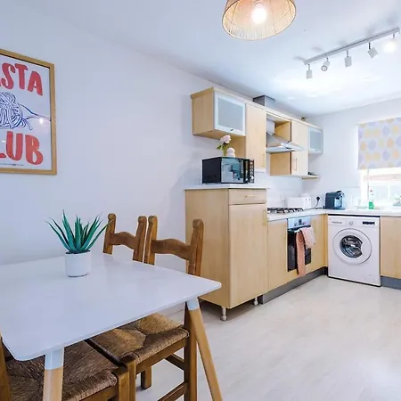 Chic & Cozy , Long Welcome , Large Driveway , Fast Wi-fi * Leeds (West Yorkshire)